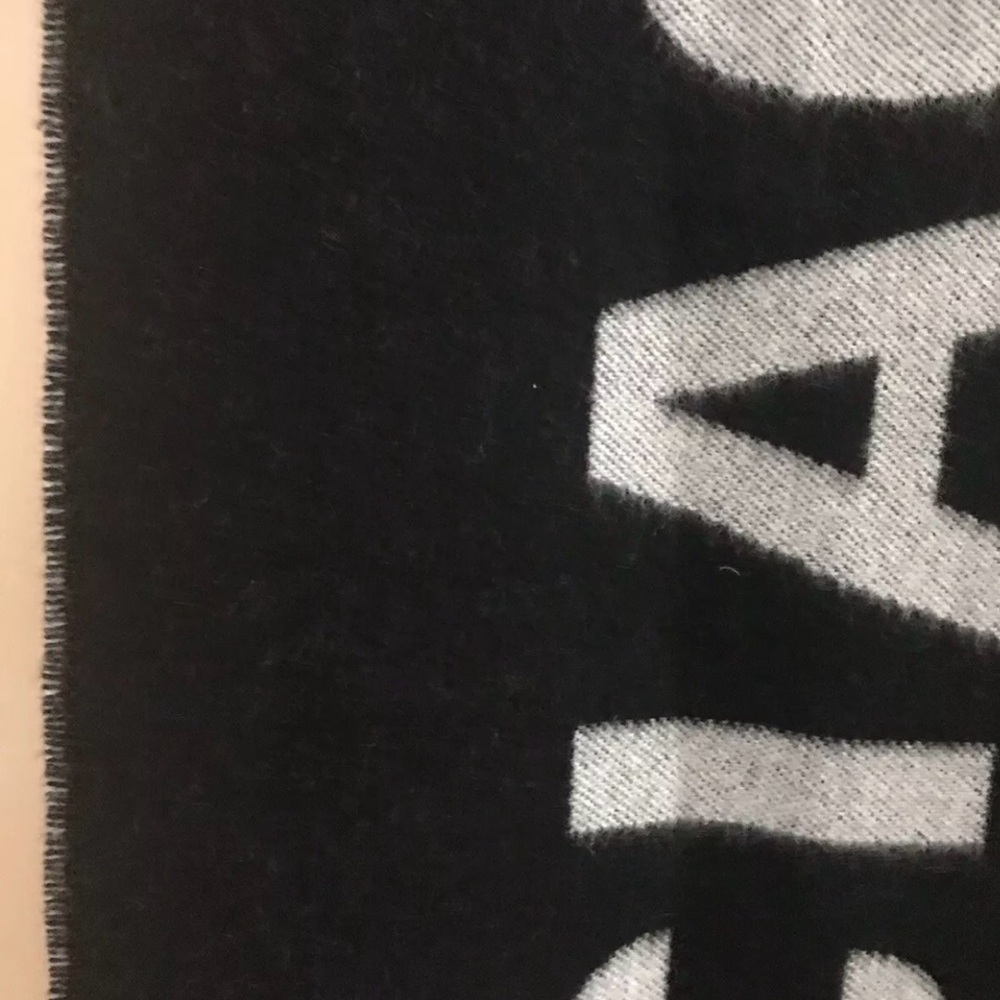 Balenciaga cashmere/wool black and gray logo scarf - Picture 6 of 12
